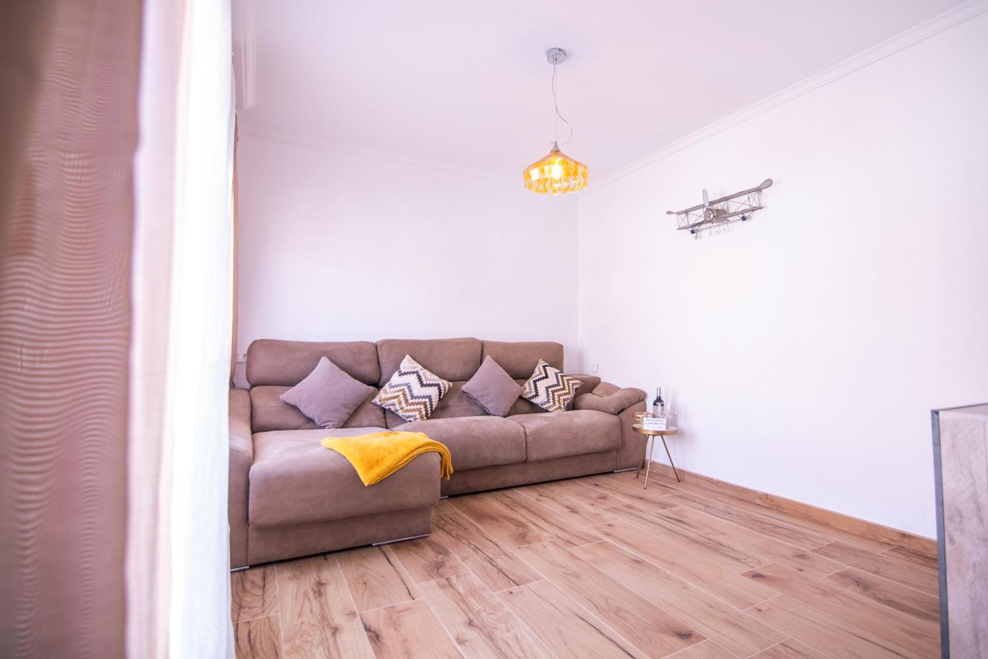 Naisa Apartamento Turistico Вилена Екстериор снимка